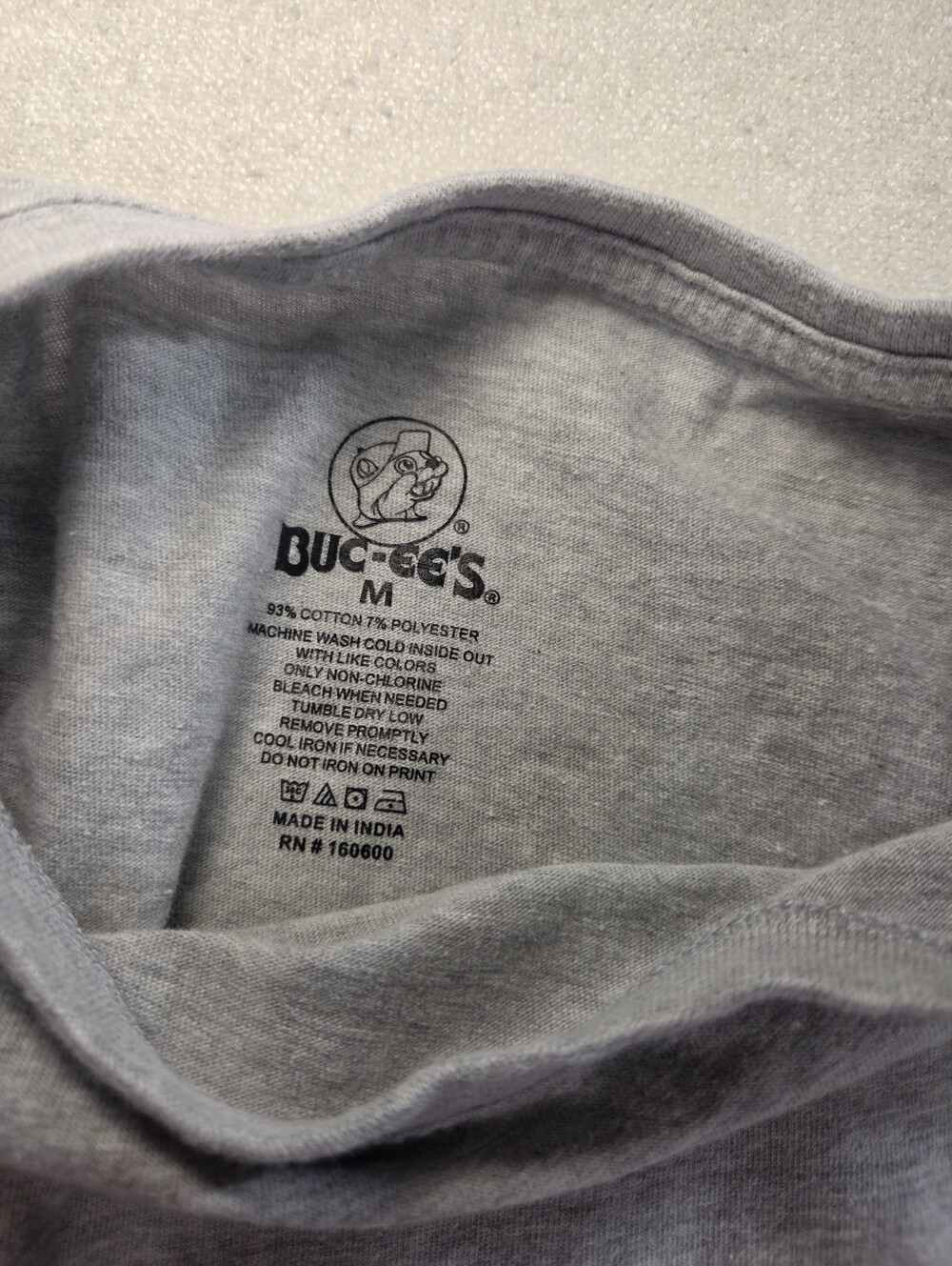 Buc-ee's Shirt Mens M Gray Food & Gasoline Highway 82 Gas Station - Picture 7 of 7